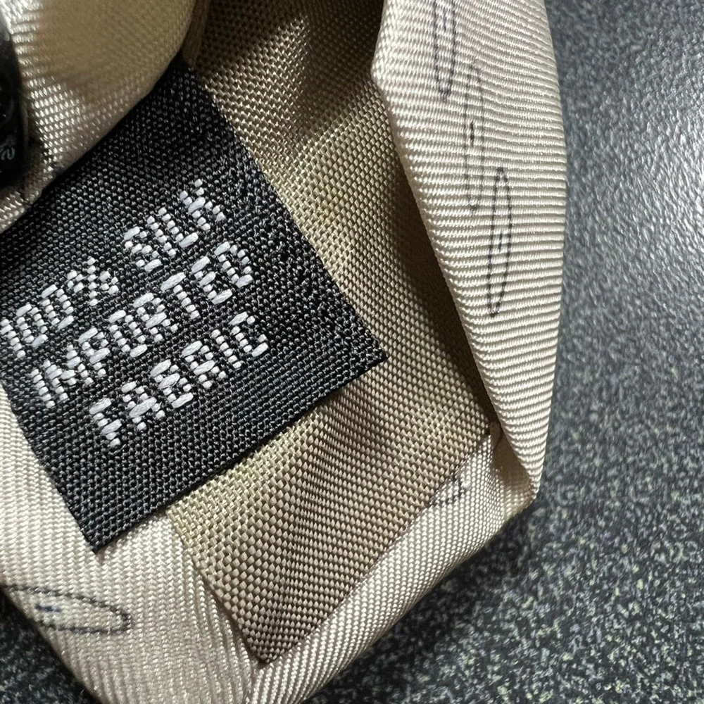 Perry Ellis Portfolio Mens Tie Necktie Multicolor Geometric 100% Silk Wide 57